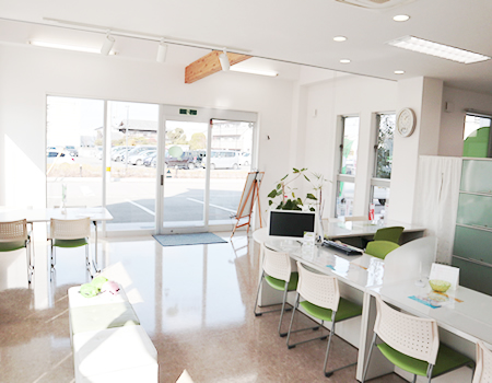 ピタットハウス鳴門店 店舗内観